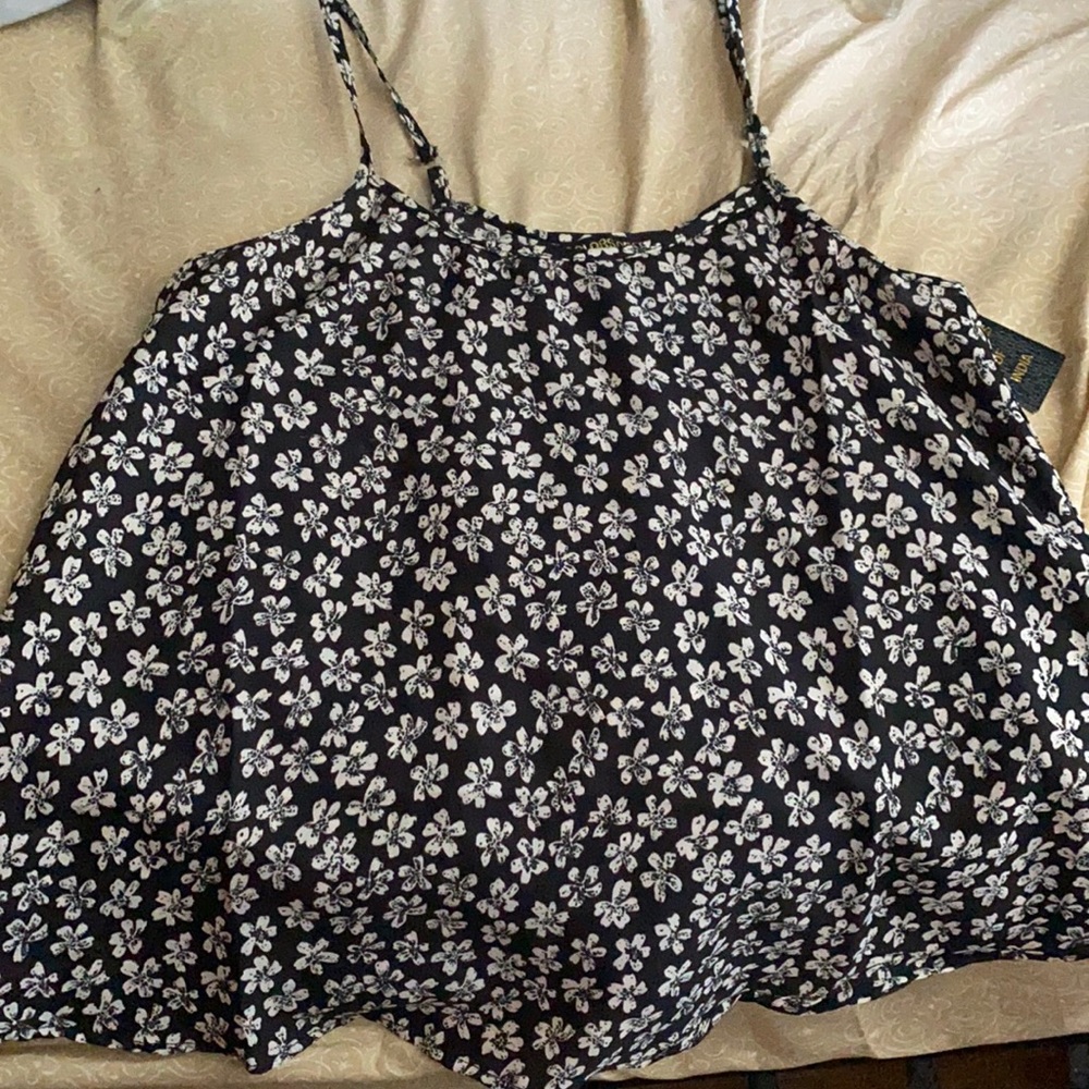 Black Flower crop shirt